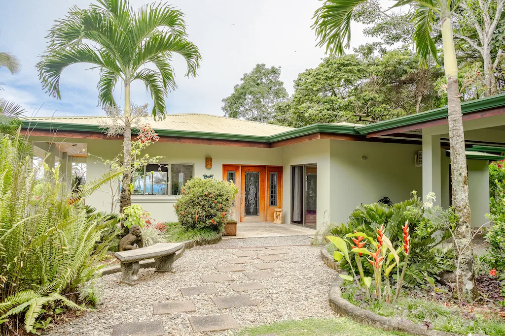 AMAZING WHALE TAIL AND OCEAN VIEW PROPERTY – 9.5 ACRES, photo 10