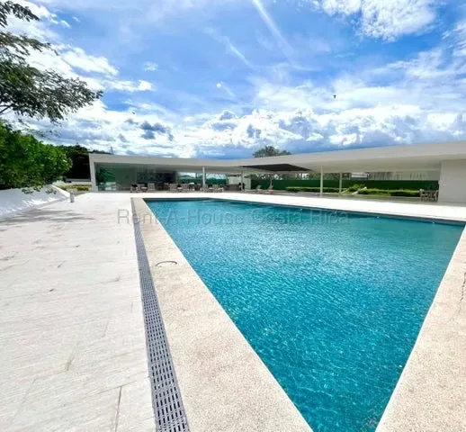 Alquiler de Apartamento en Santa Ana RZ 