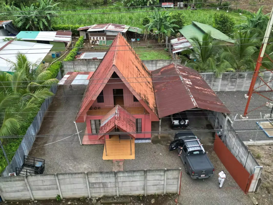 ChaletStyle Home for Sale in Los Ángeles – La Fortuna, San Carlos