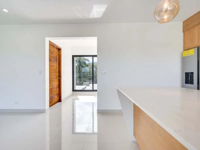 6 Bed Single Family Homes For Sale in Playa Flamingo, photo 12