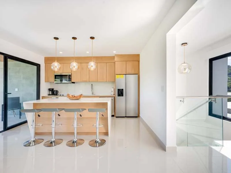 6 Bed Single Family Homes For Sale in Playa Flamingo, photo 6