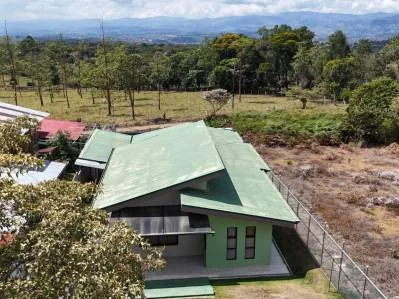 TRANQUIL AND MOUNTAIN VIEW HOME IN SAN ISIDRO
