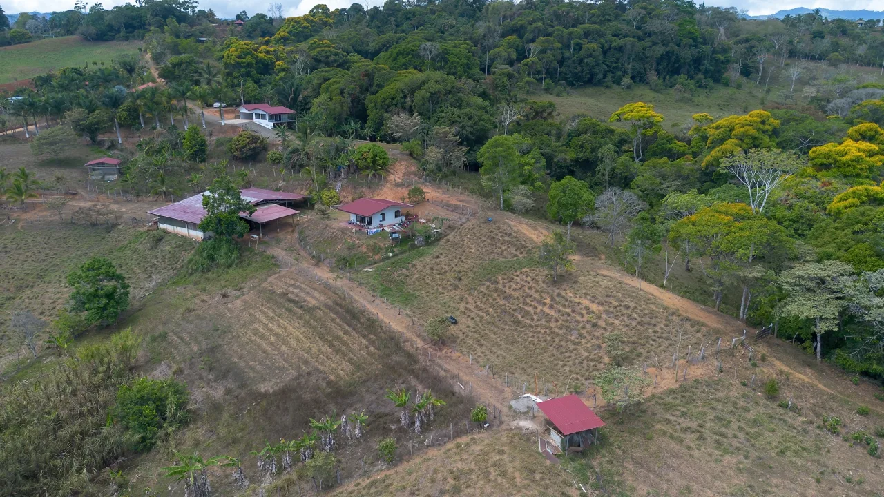 COMMERCIAL PROPERTY WITH FIVE CABINS, IN PEREZ ZELEDON – 46 ACRES