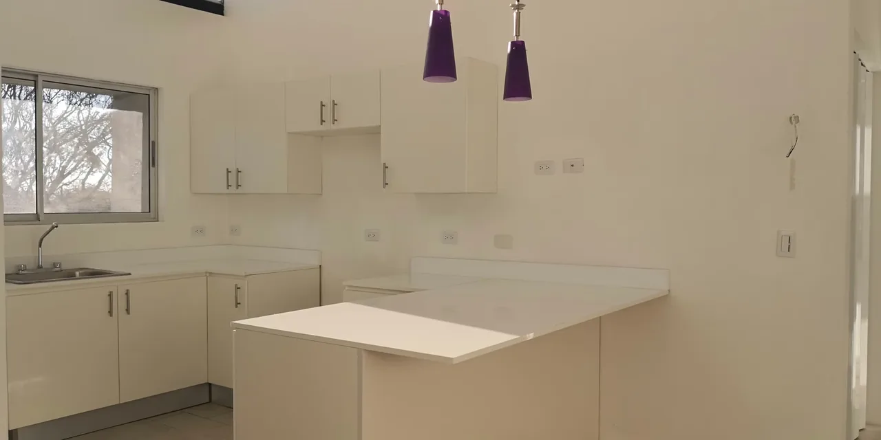 APARTMENT FOR RENT IN SANTA ANA) 124; 2 HAB • 2 BATHROOMS + INTERNET AND CABLE INCLUDED