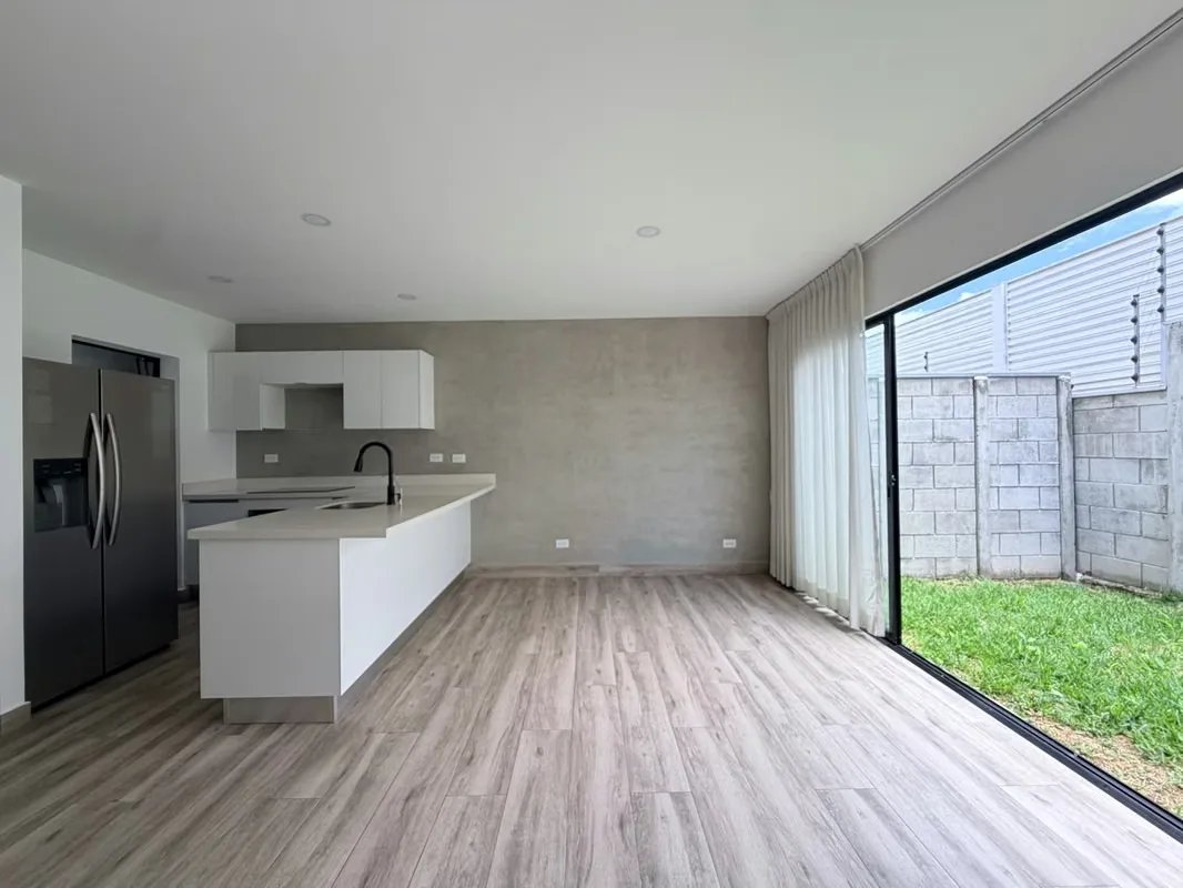CASA TIPO TOWNHOUSE EN ALQUILER | CONDOMINIO BALI ESCAZU