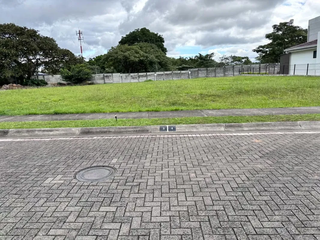 For sale 2 lands in Comunity Gate, La Guácima Alajuela