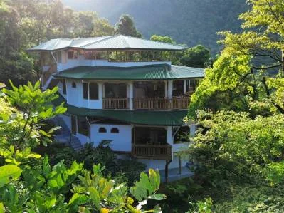 Descubre el Encanto de una Casa Exótica en Las Tumbas, Costa Rica, photo 6