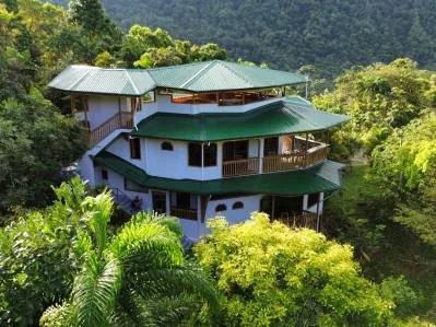 Descubre el Encanto de una Casa Exótica en Las Tumbas, Costa Rica, photo 10