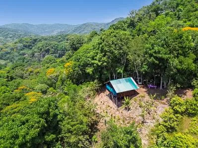Granja frutícola con vista al valle de la cascada de 80 pies con cabaña, photo 9