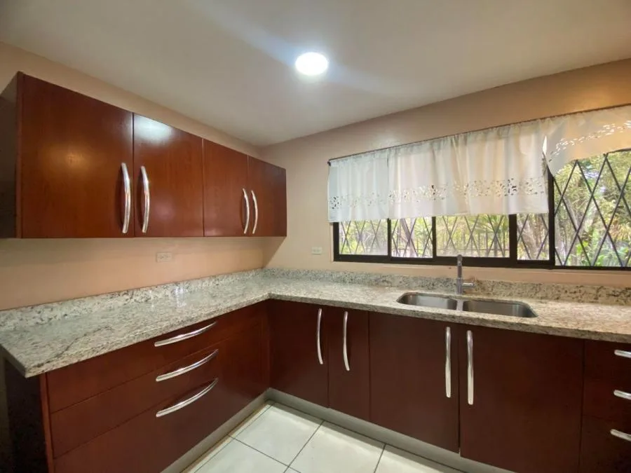 Venta de Casa en Escazú Trejos Montealegre MGA - Venta en Escazú, photo 2