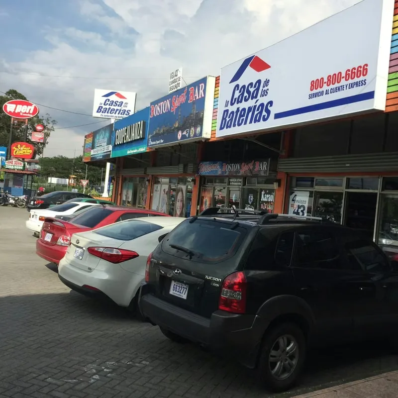 Shopping Center for Sale - Strategic Location in San Antonio de Desamparados.