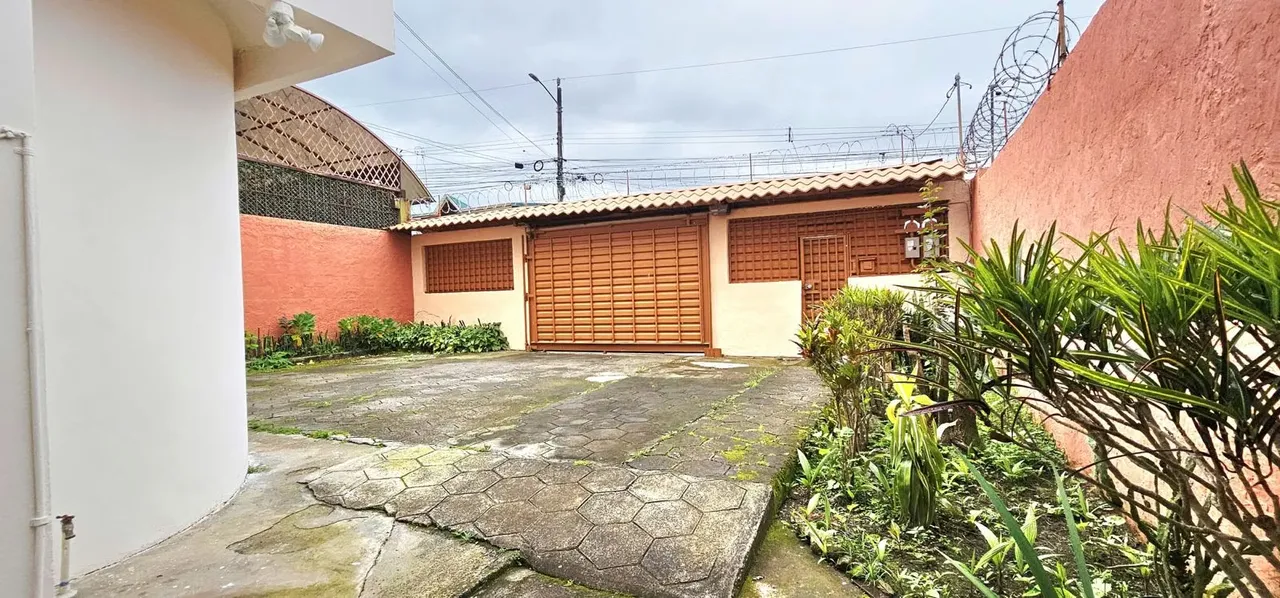 House for sale in Guadalupe with a large green area, photo 2