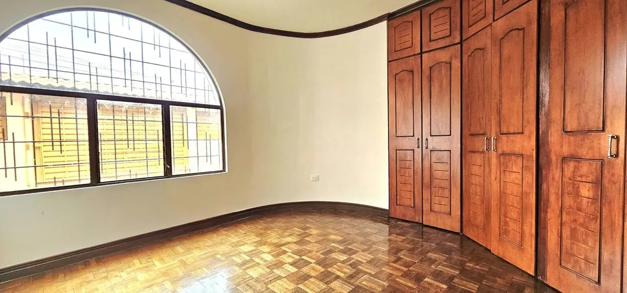 House for sale in Guadalupe with a large green area, photo 9