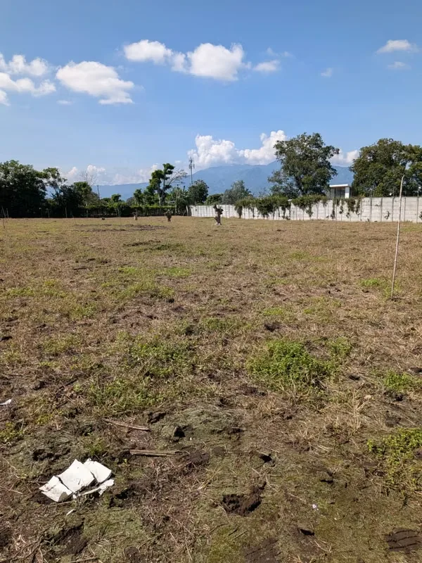 Se vende terreno en Santo Tomás, Santo Domingo. Cerca de Automercado y El Lagar. Propiedad rectangular totalmente plana. 6.652 metros cuadrados. Acceso a la calle frente a Automercado. ..., photo 2