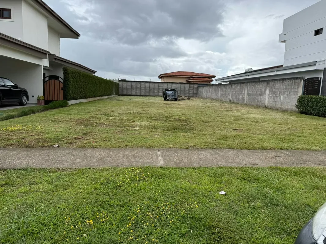 What if your next home didn’t have to compete with noise, insecurity or crowded neighbors? At Residencial Durango you’ll find something increasingly hard to come by in the Central ...