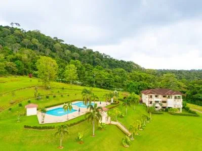 OSA Golf - ¡Penthouse de 2 habitaciones y 2 baños! Incluye membresía de golf.