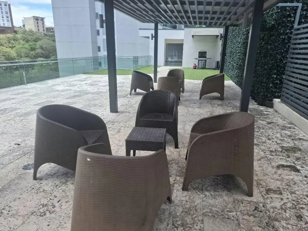 Vive cerca de la ciudad sin perder el contacto con la naturaleza, escuchando el sonido del río y de ..., photo 2