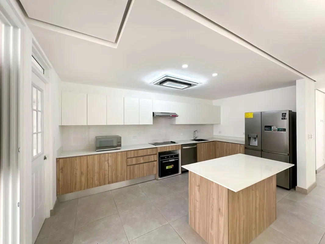 Modern House for Rent in Gated Community Located in Escazú – with AC