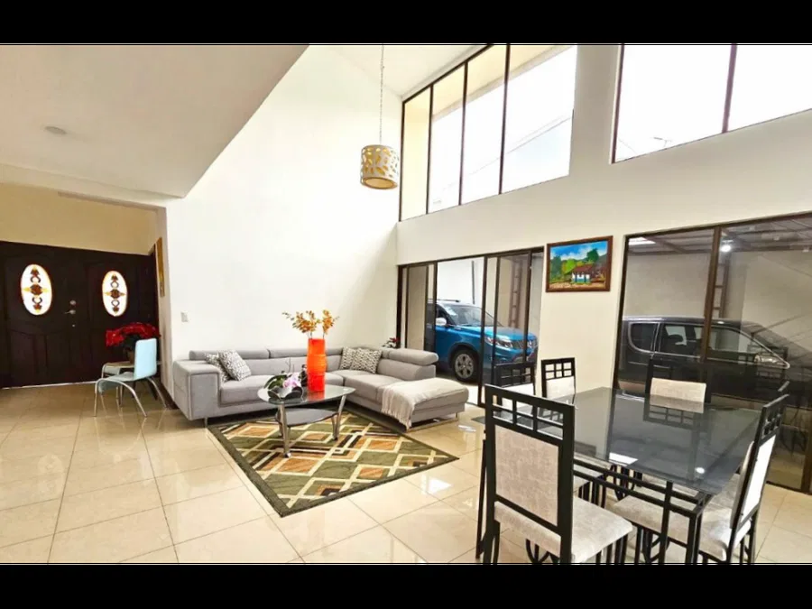 Venta de casa Lomas de Ayarco Sur