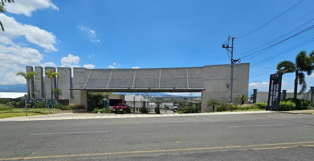 Alquilo hermosa casa nueva en el exitoso y apetecido condominio 3-10 muy familiar en Guachipelín norte con LINEA BLANCA, estilo moderno, excelente proyecto inmobiliario con el sello de ...