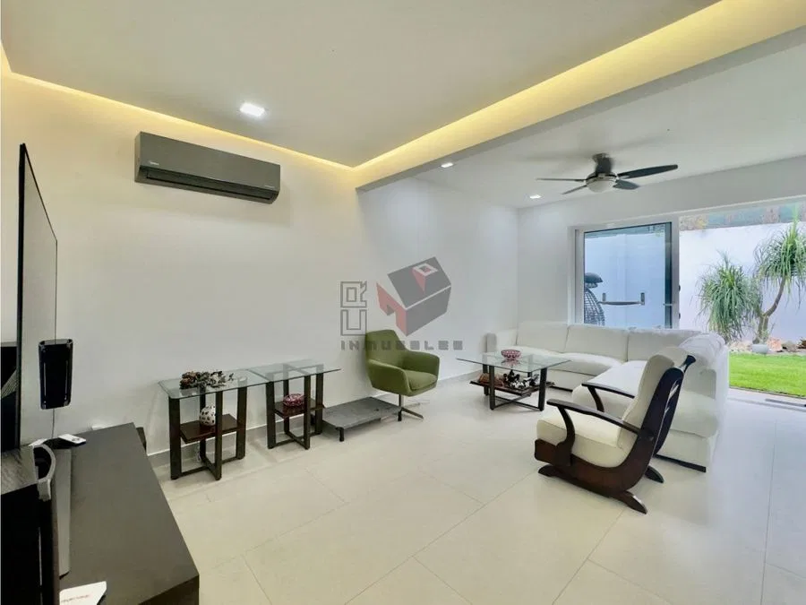 Casa en condominio en un solo nivel, Santa Ana.