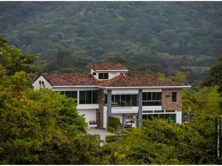 SE ALQUILA O SE VENDE CASA DE LUJO EN CERRO COLÓN