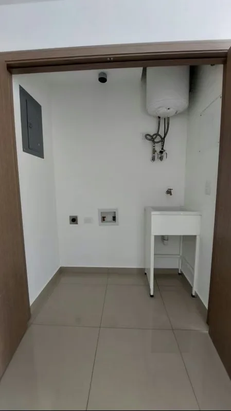 Cuenta con 2 habitaciones, dos baños completos, cocina, una amplia zona para la sala y el comedor, ..., photo 4