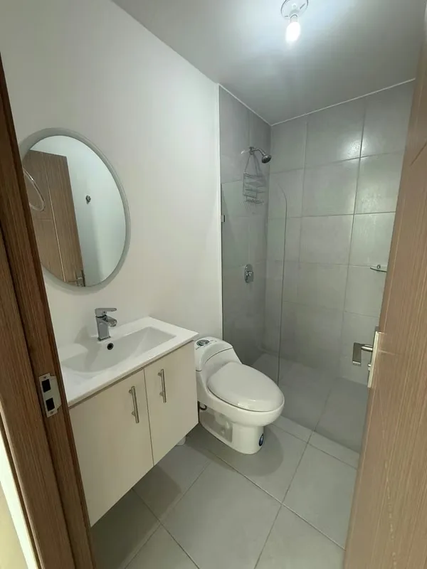 Cuenta con 2 habitaciones, dos baños completos, cocina, una amplia zona para la sala y el comedor, ..., photo 7