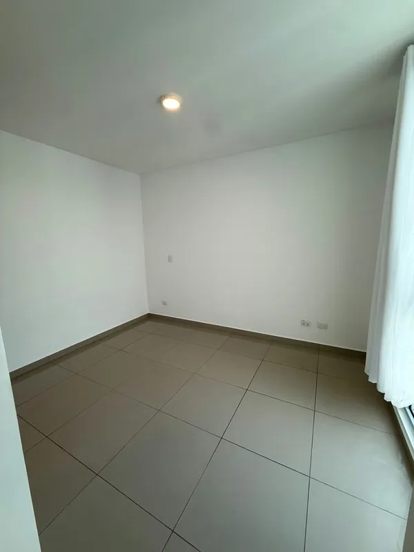 Cuenta con 2 habitaciones, dos baños completos, cocina, una amplia zona para la sala y el comedor, ..., photo 8