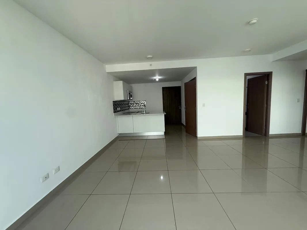 Cuenta con 2 habitaciones, dos baños completos, cocina, una amplia zona para la sala y el comedor, ..., photo 9