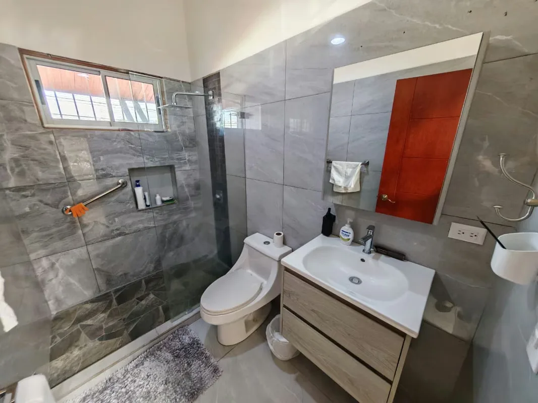 Venta de casa independiente en Anselmo Llorente, Tibás, photo 2