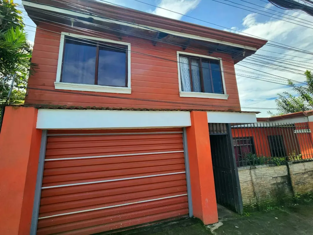 Se vende amplia propiedad de 2 niveles, en la que se alquilan habitaciones bajo modalidad de pensión., photo 3