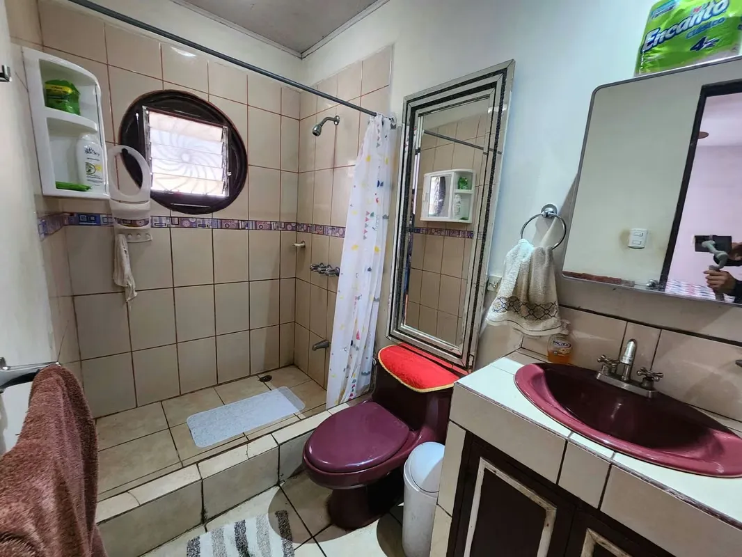 Se vende amplia propiedad de 2 niveles, en la que se alquilan habitaciones bajo modalidad de pensión., photo 9