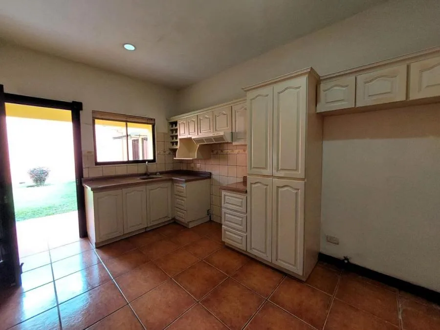 Venta de Casa de una planta con 4 habitaciones en Escazú Centro - Venta en Escazú, photo 12