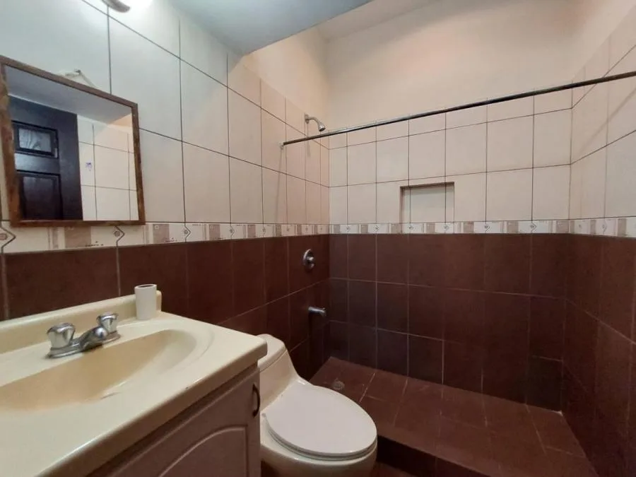 Venta de Casa de una planta con 4 habitaciones en Escazú Centro - Venta en Escazú, photo 5