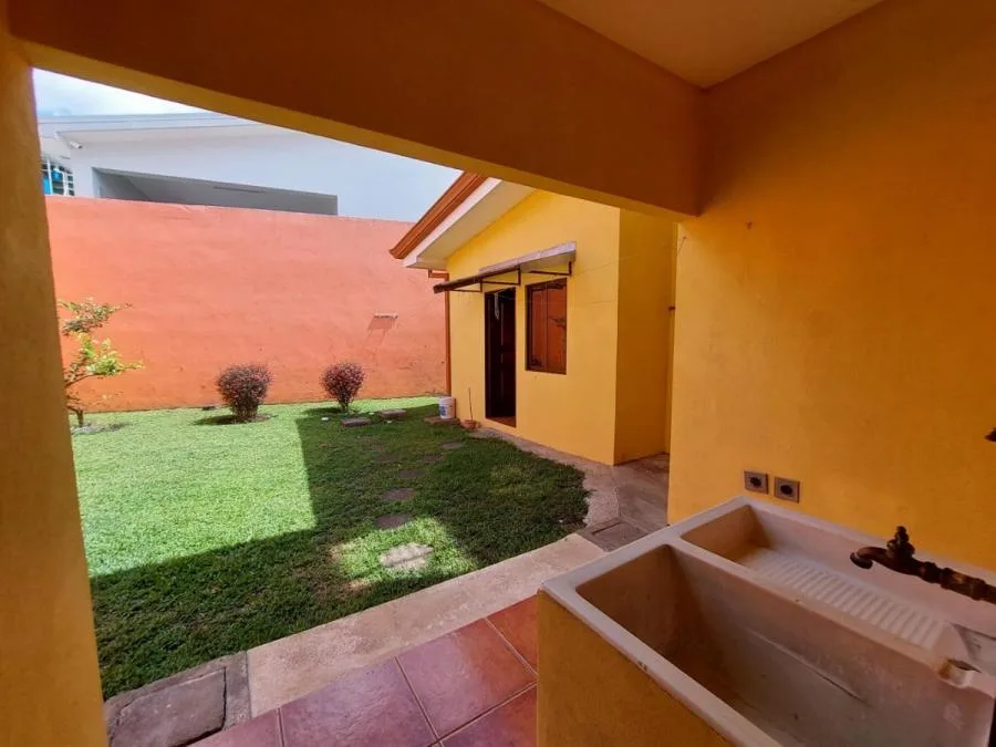 Venta de Casa de una planta con 4 habitaciones en Escazú Centro - Venta en Escazú, photo 8