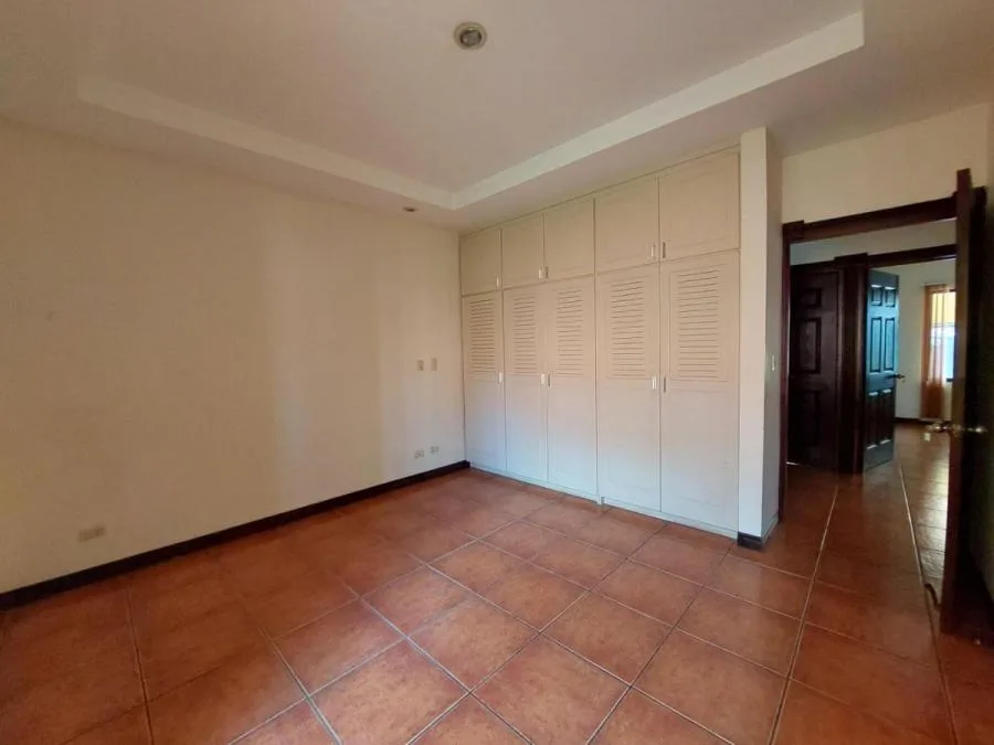 Venta de Casa de una planta con 4 habitaciones en Escazú Centro - Venta en Escazú, photo 10