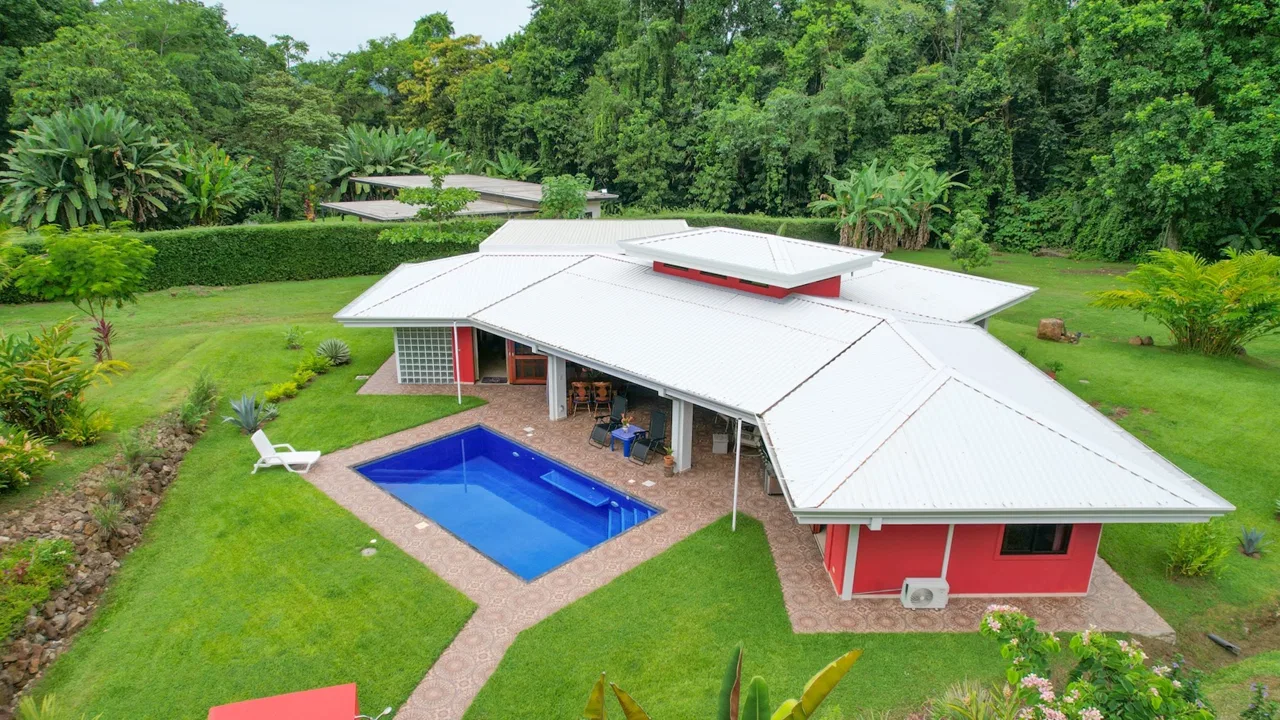 CONTEMPORARY TROPICAL RETREAT WITH A LARGE LOT, IN OJOCHAL – 2 ACRES, photo 3