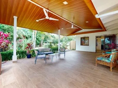 Encantadora casa de 3 dormitorios en una superficie exuberante con vista al mar, photo 4