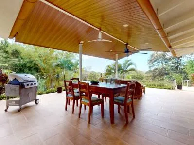 Encantadora casa de 3 dormitorios en una superficie exuberante con vista al mar, photo 6