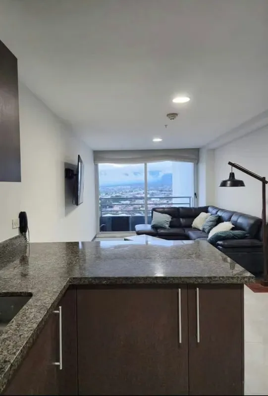 Se alquila apartamento en Condominio Torres de Paseo Colón. Apartamento con vista norte y sur. Línea blanca de lujo. Cama king con colchón altamente confortable., photo 7