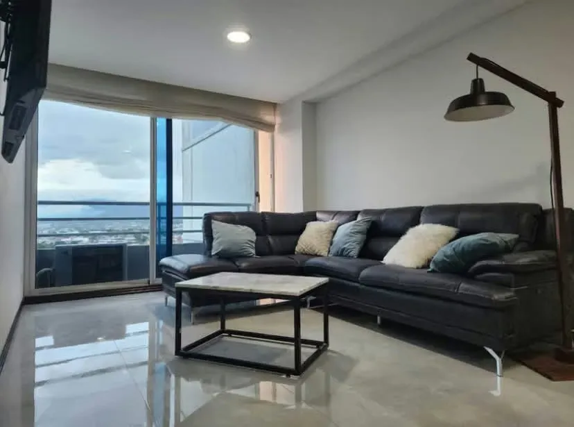 Se alquila apartamento en Condominio Torres de Paseo Colón. Apartamento con vista norte y sur. Línea blanca de lujo. Cama king con colchón altamente confortable., photo 9