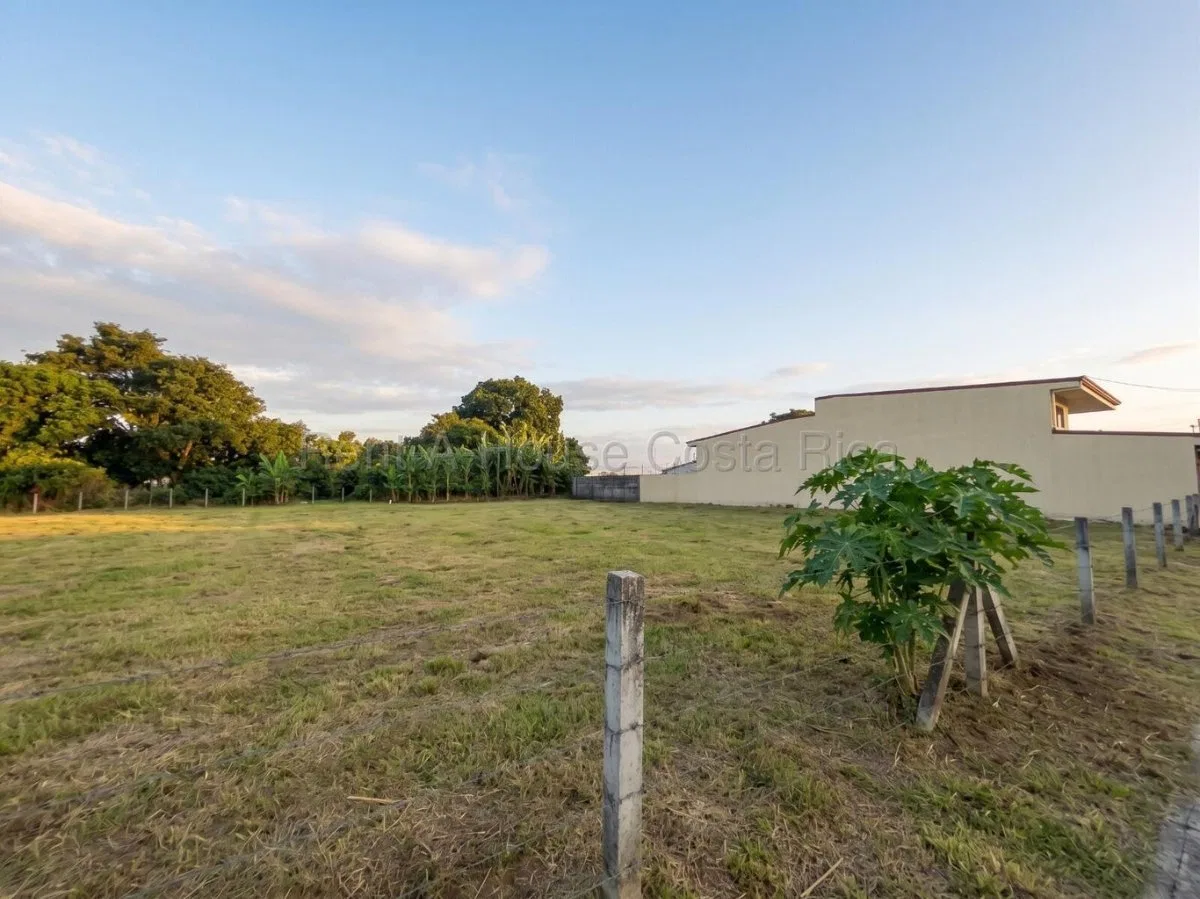Se vende lote en Mercedes Heredia 27-739 - Venta en Heredia