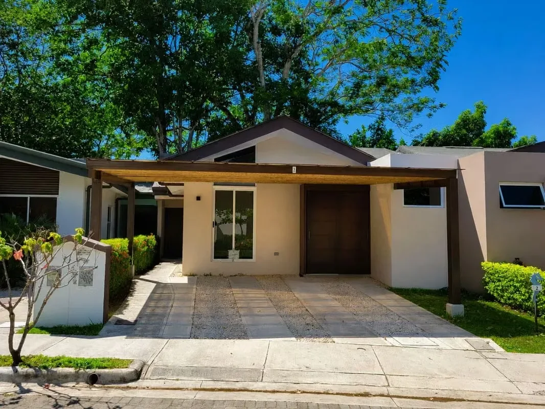 Welcome to this stunning modern residence, perfectly situated in the desirable coastal town of Jacó. This meticulously designed 2 master bedrooms, ..., photo 3