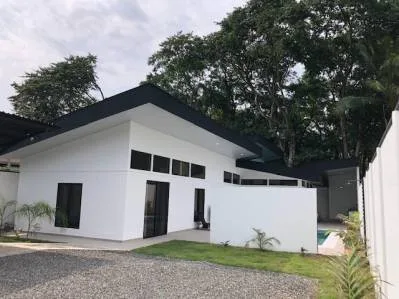 Casa a estrenar, a pie de playa y piscina, amueblada, ubicación central, ideal para alquilar, photo 2