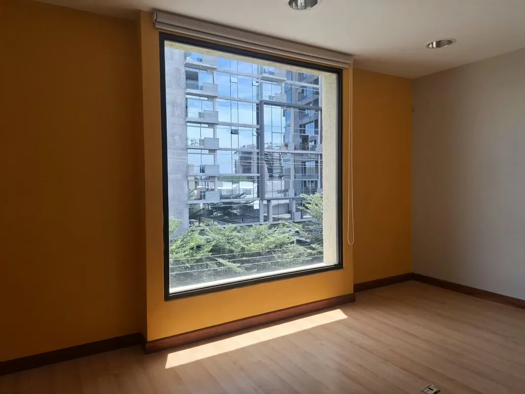 La oficina se ubica en el segundo piso de edificio Nunciatura, cuenta con seguridad 24/7, tres parqueos privados, parqueos para clientes., photo 5