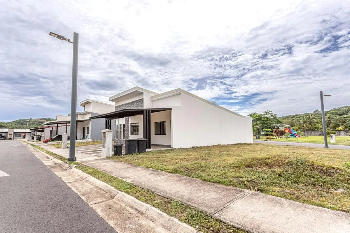 Hermosa casa en Venta en condominio con seguridad privada, $259000