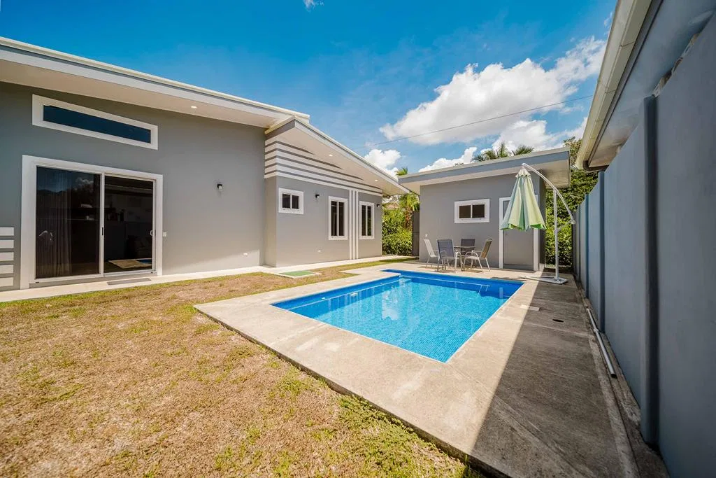 Fully Furnished with Private Pool Modern Home Near Marina, Quepos Town