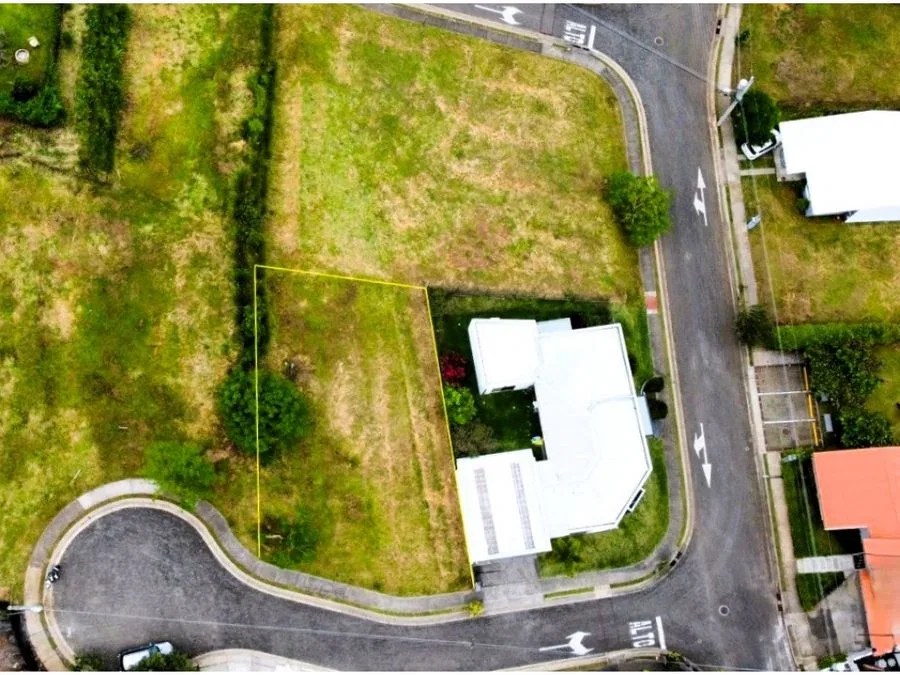 Venta de Lote en Condominio Montezuma