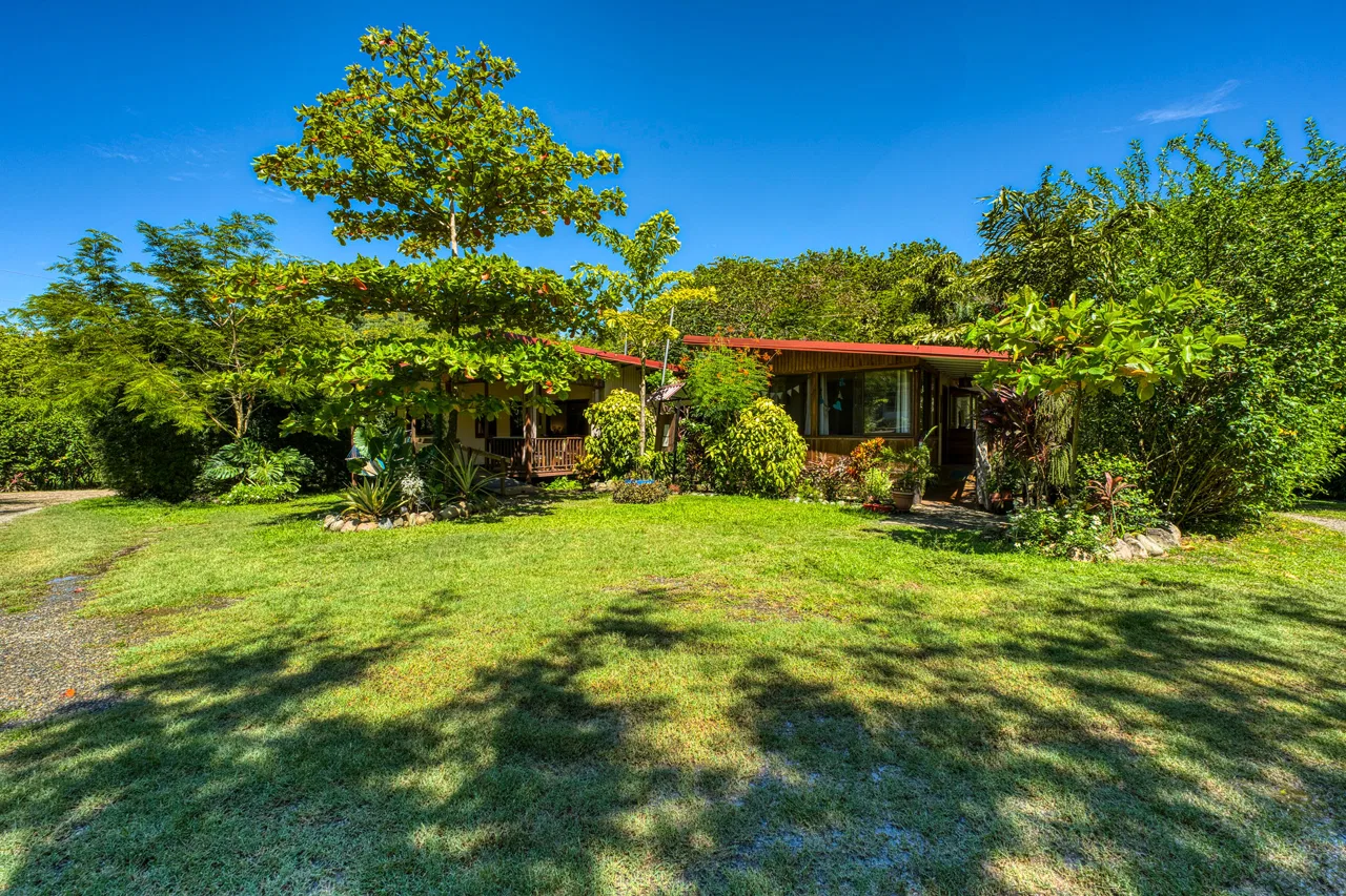 DOMINICAL HOTEL OR RETREAT WITH 13 RENTALS PLUS OWNER’S HOME, photo 11